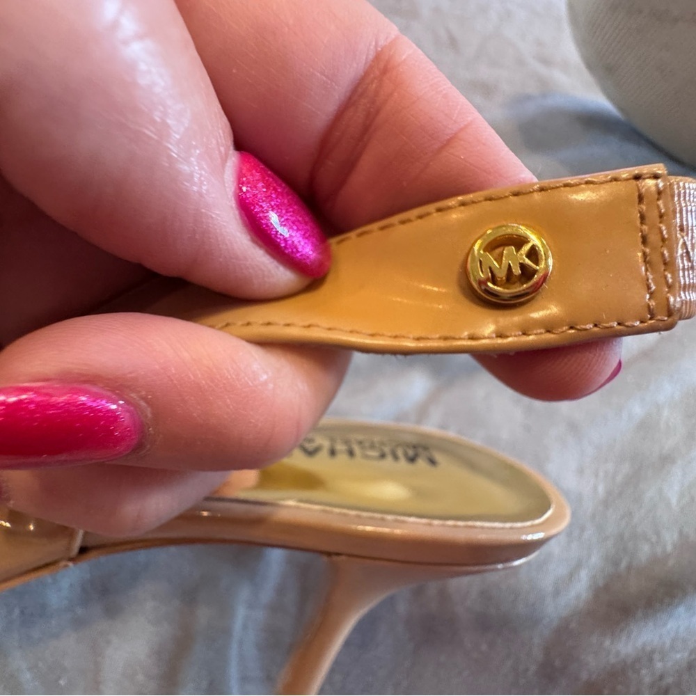 Michael Kors Nude Beige Leather Slingback Round Toe Kitten Heel Shoes Sz 7.5 - Picture 6 of 10